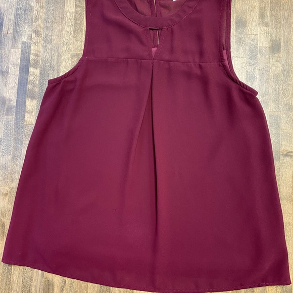 Monteau Los Angeles size large sleeveless blouse with peekaboo cut out on chest - Picture 3 of 4